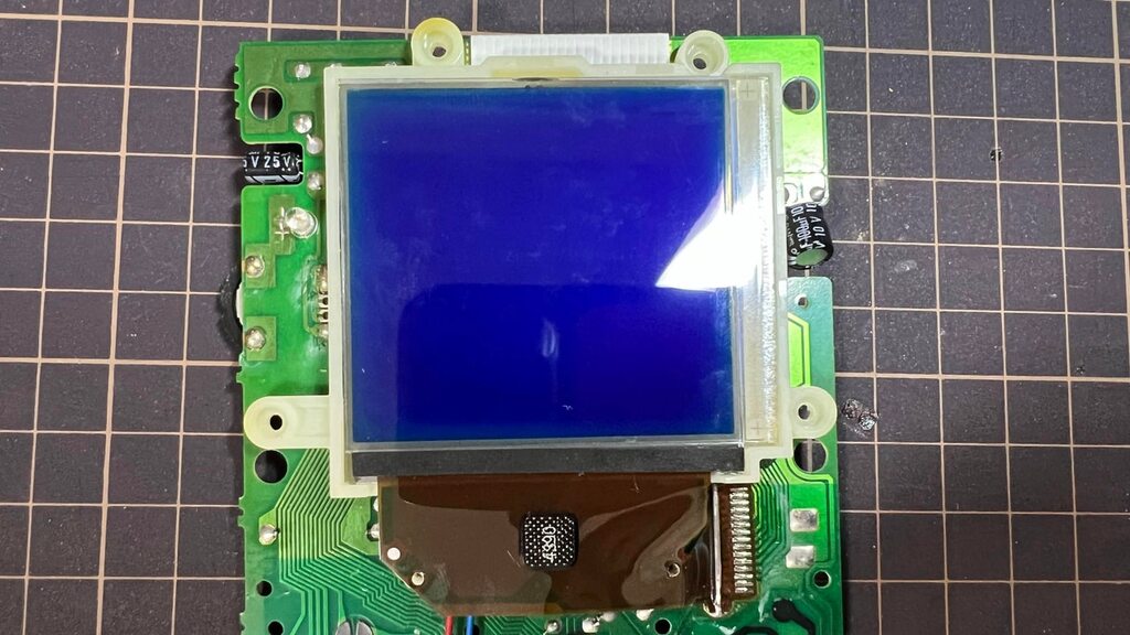 バックライトと偏光板を液晶の裏に設置